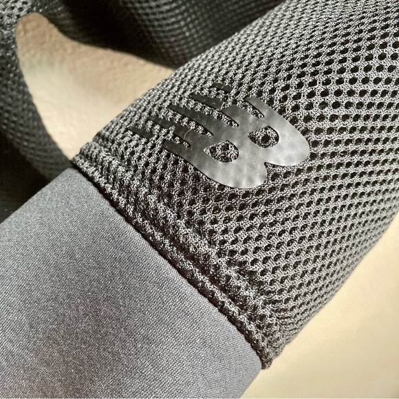 New Balance Women’s Polyester Mesh Bomber jacket 24/7 In Black Size Medium - Picture 5 of 13